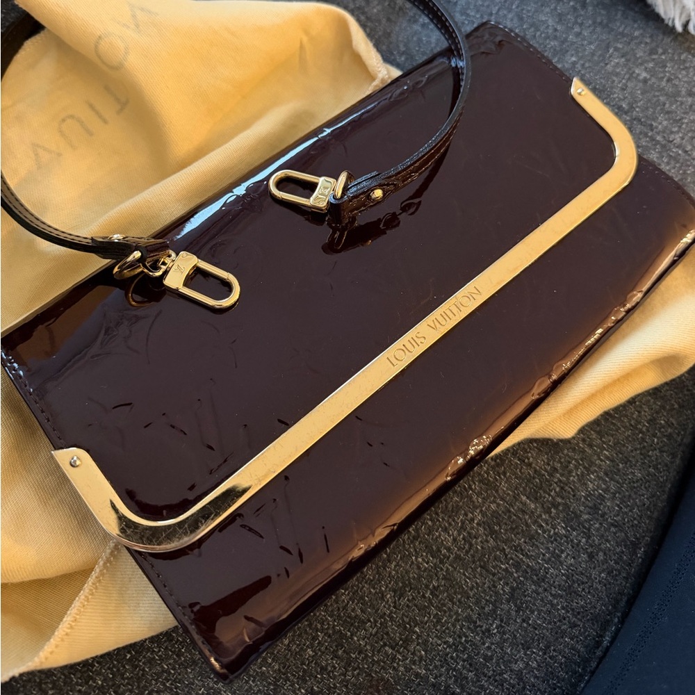 Louis Vuitton Rossmore MM - Amarante Vernis